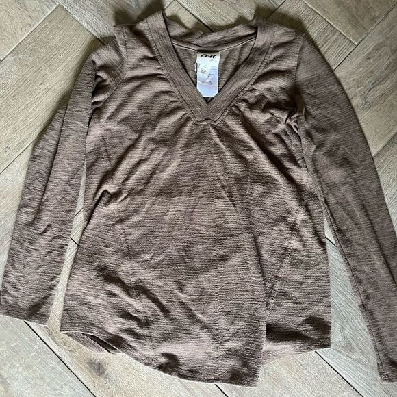 Led Luxe Essentials Maternity Light Brown  Sweater Small - Picture 1 of 5